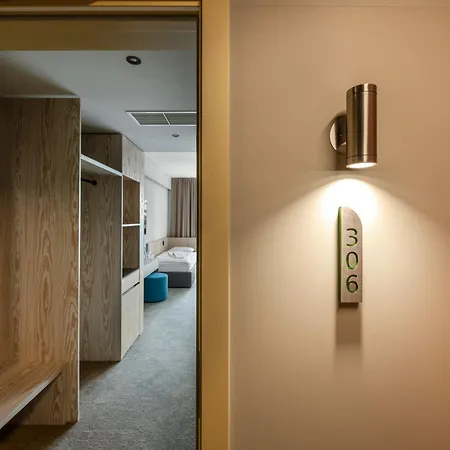 Snow Hotel 3*